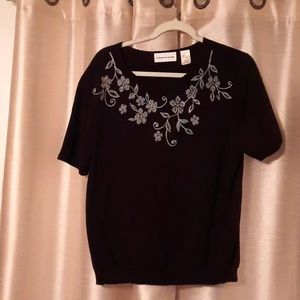 Alfred Dunner large short sleeve black sweater .